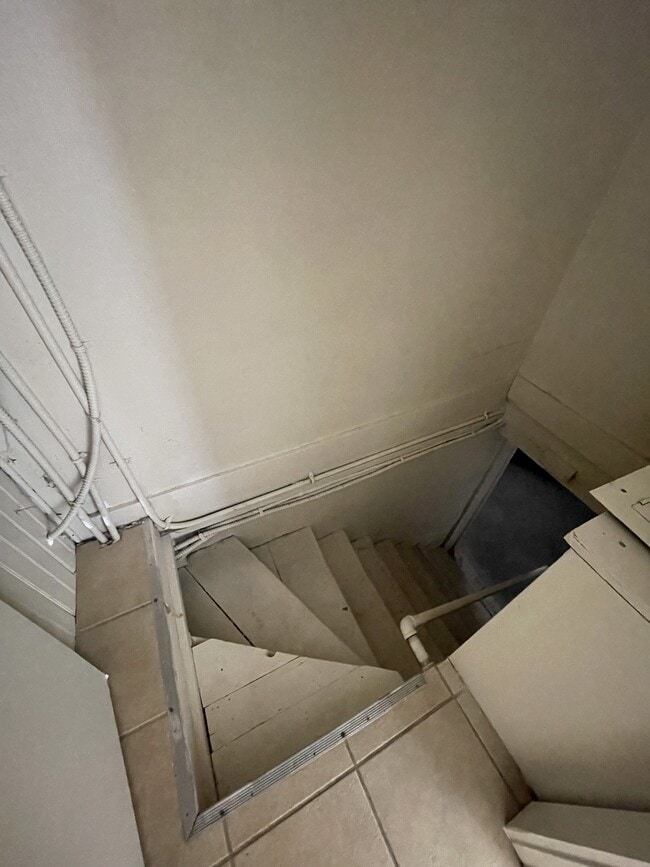 Building Photo - 3720 Chester Ave