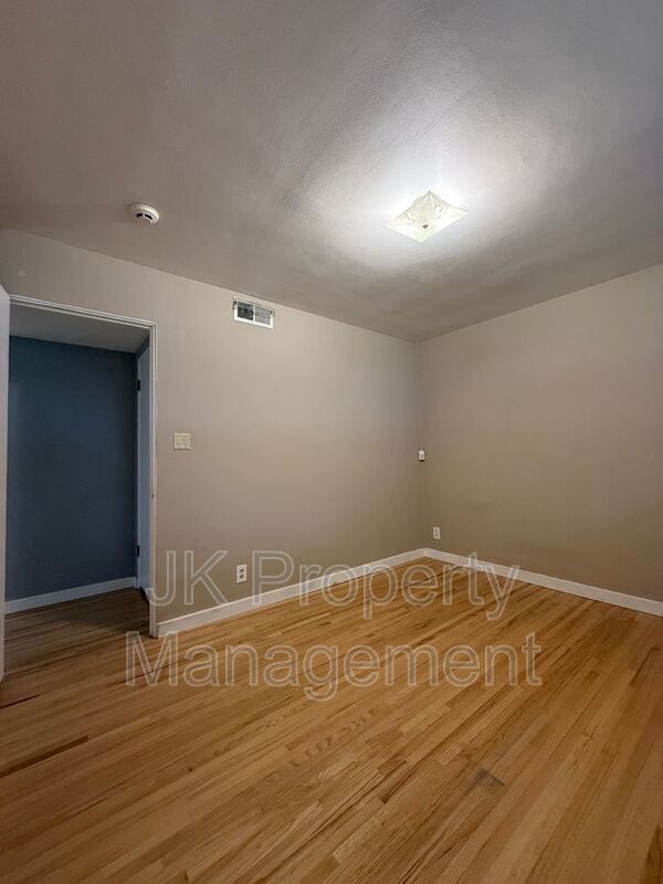 Building Photo - 1726 Alder Dr