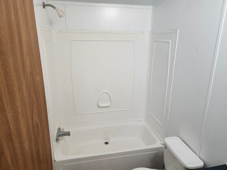 Building Photo - 9611 SW 82nd Ave