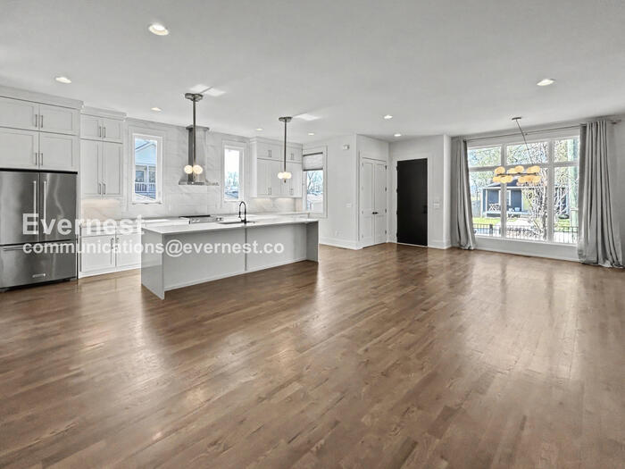 Building Photo - 1011 Garfield St