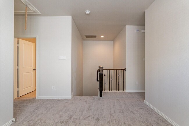 Building Photo - 3927 Cascade Sky Dr