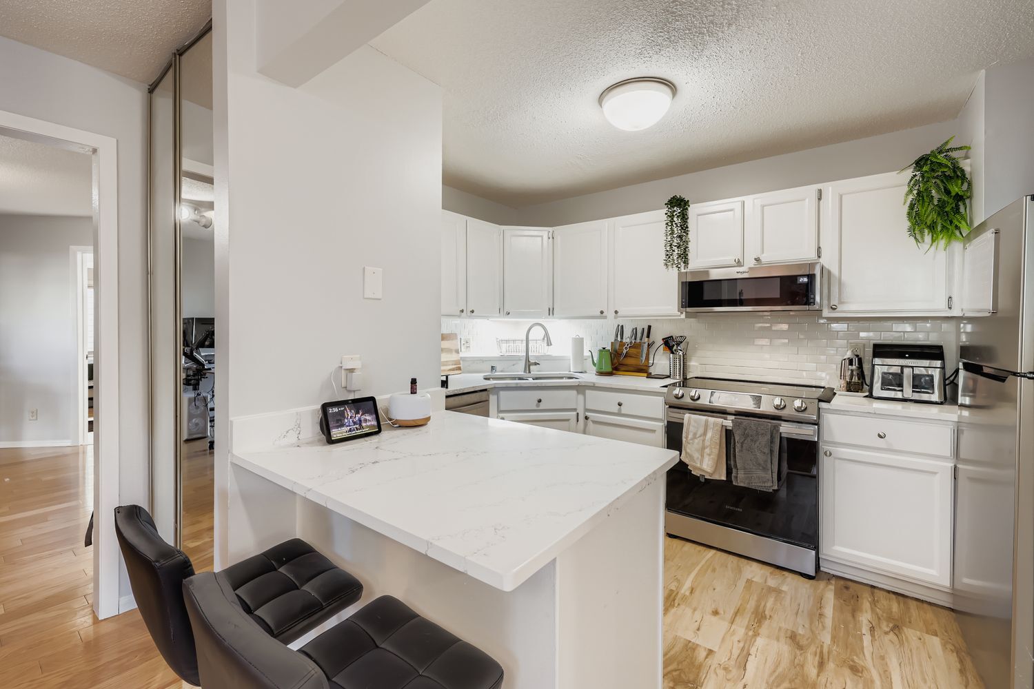 Building Photo - 2250 Ridge Dr