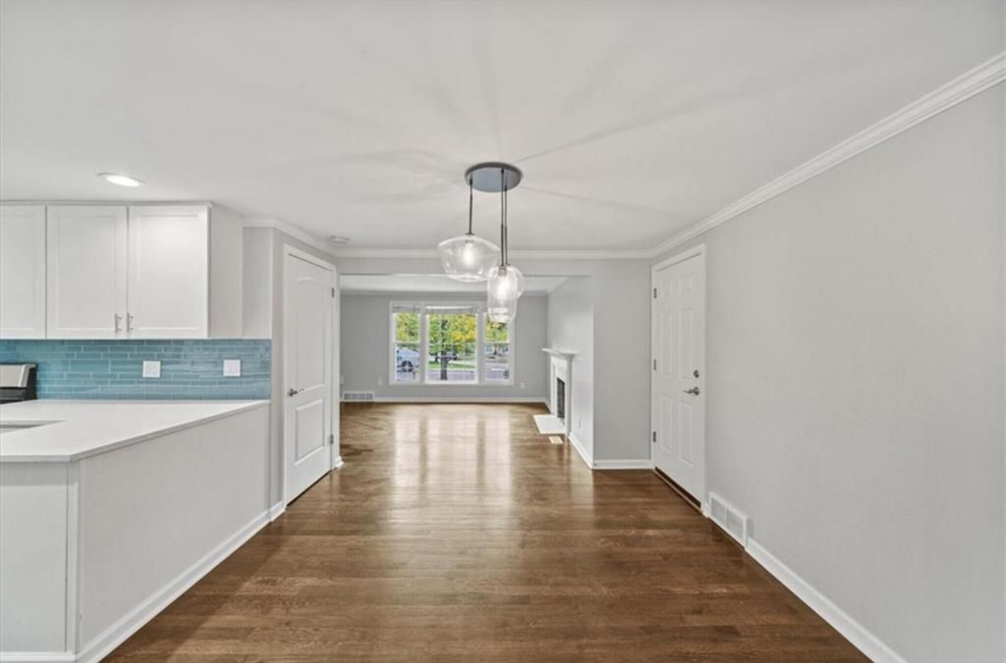 Building Photo - 3306 W 71st Ter