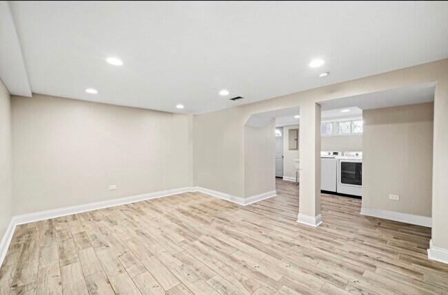 Building Photo - 6350 S Lockwood Ave