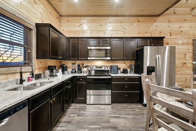 Building Photo - 2127 Eagle Feather Dr