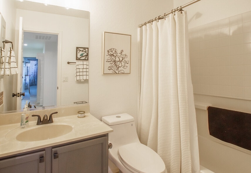 Secondary bath - 4746 E Woburn Ln