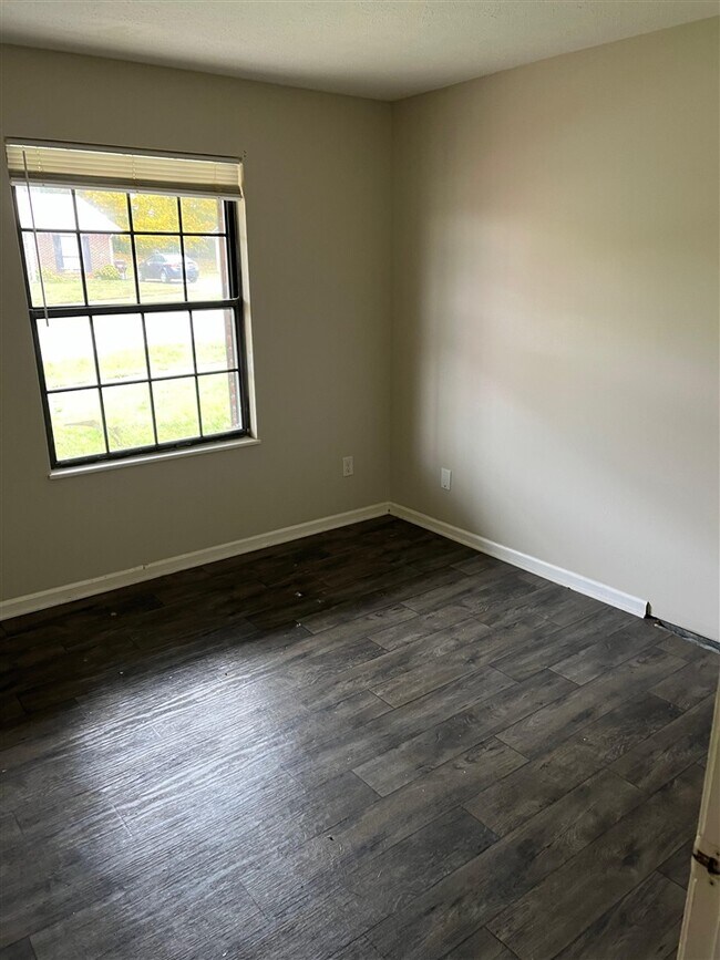 Building Photo - 1705 Cliff Ridge Ct