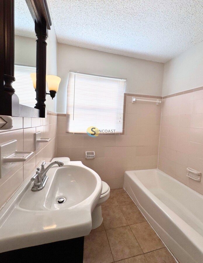 Building Photo - 1438 Magnolia Cir W