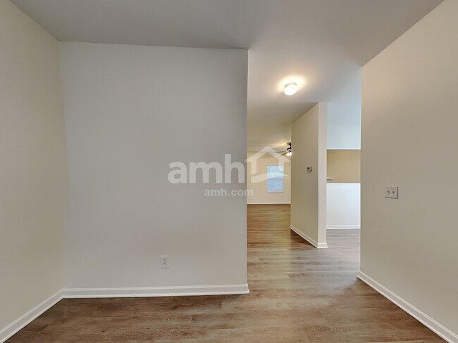 Building Photo - 5 Silverbrook Ct