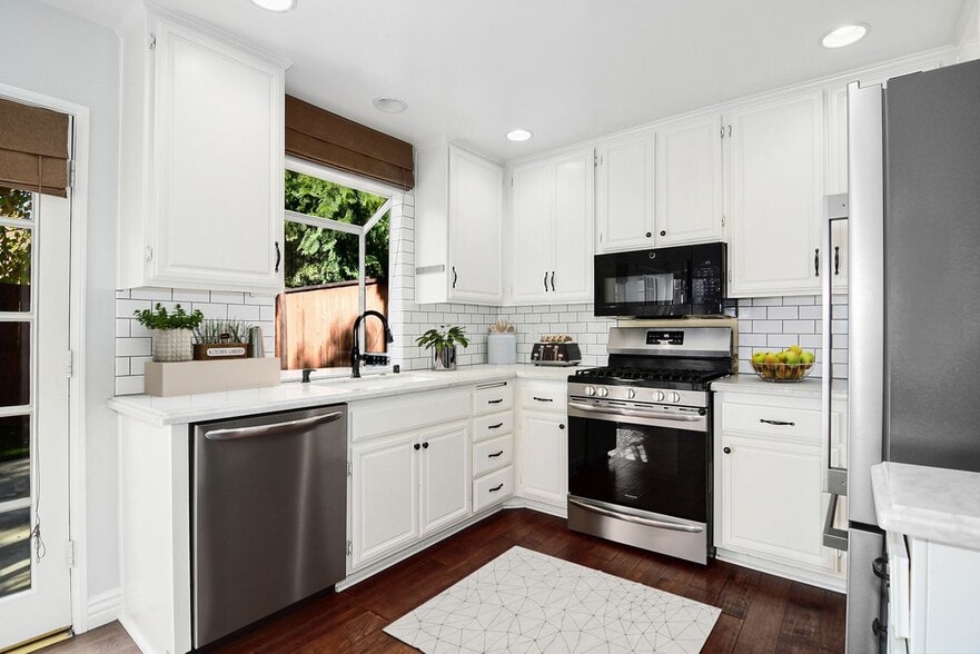 Building Photo - 4325 Oak Glen St