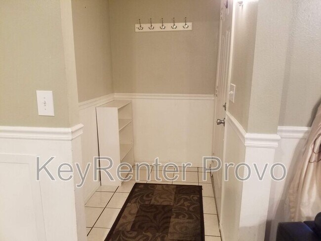 Building Photo - 1686 Hickory Ln