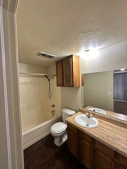 Building Photo - 8607 S Drexel Pl