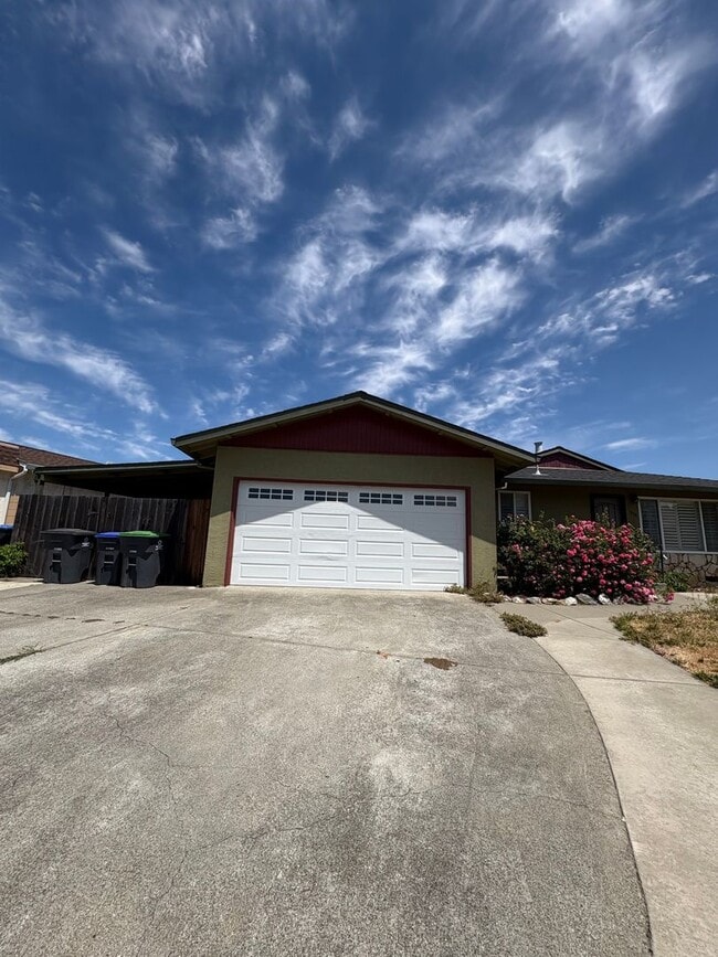 Building Photo - 254 De Soto Dr
