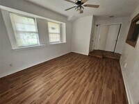 Building Photo - 9157 White Oak Dr