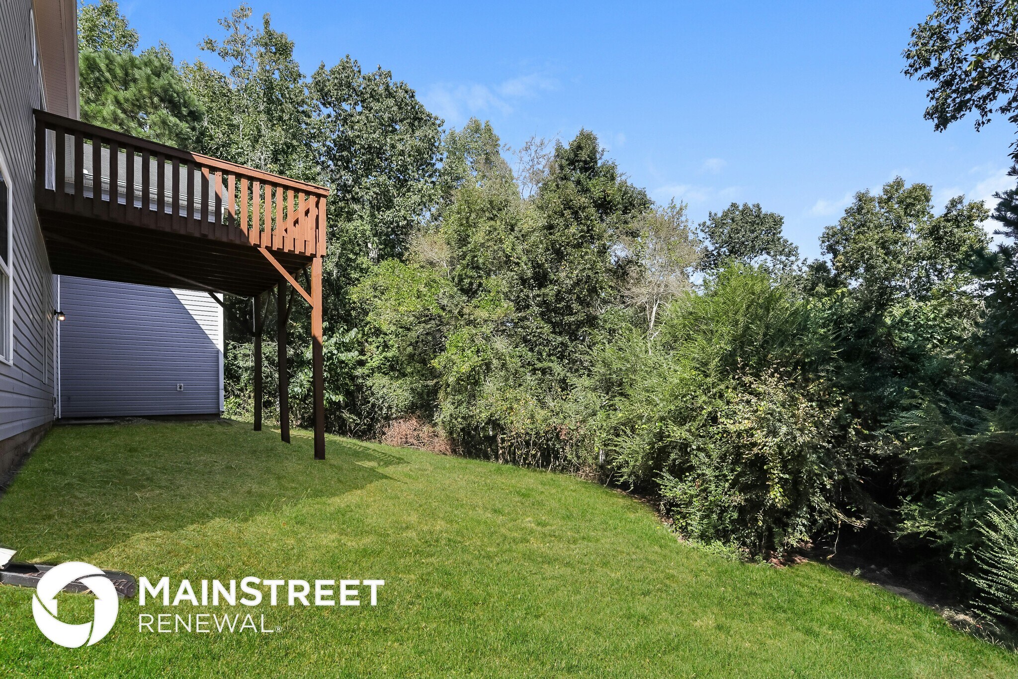 Building Photo - 2207 Clarendon Ct NE