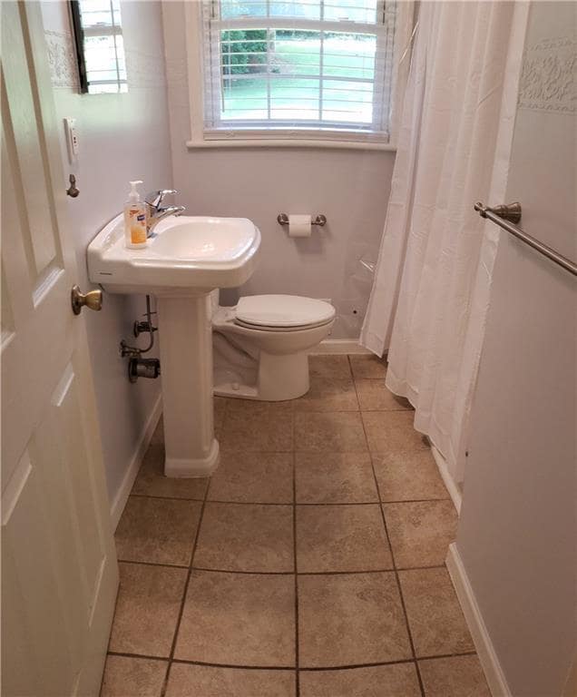 Building Photo - 3662 Rock Springs Dr
