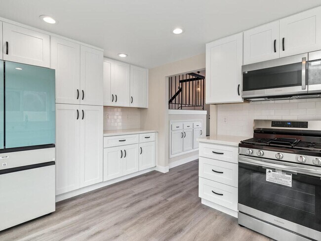 Building Photo - Remodeled 2 Story, 3 Bedroom Condo