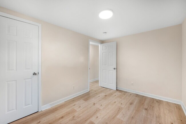 Building Photo - 2625 Booker Ave