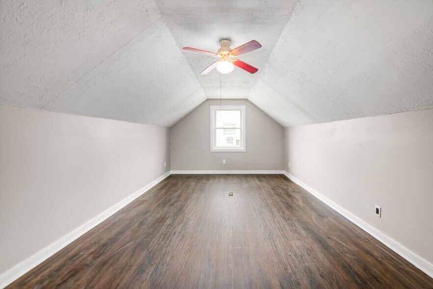 Bedroom 3 - 4284 Beechgrove Dr