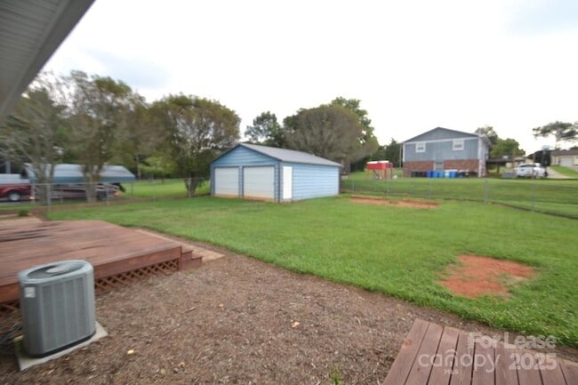 Building Photo - 2050 35th St NE