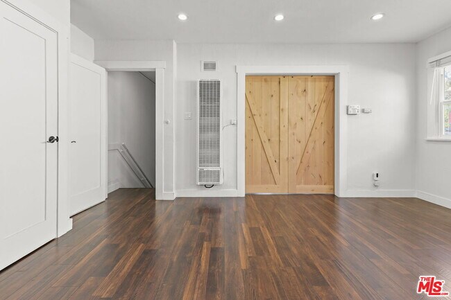 Building Photo - 1756 N La Brea Ave