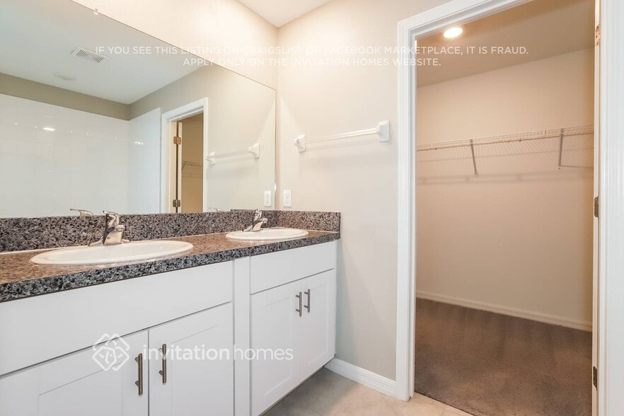 Building Photo - 15606 Greenleaf Bay St