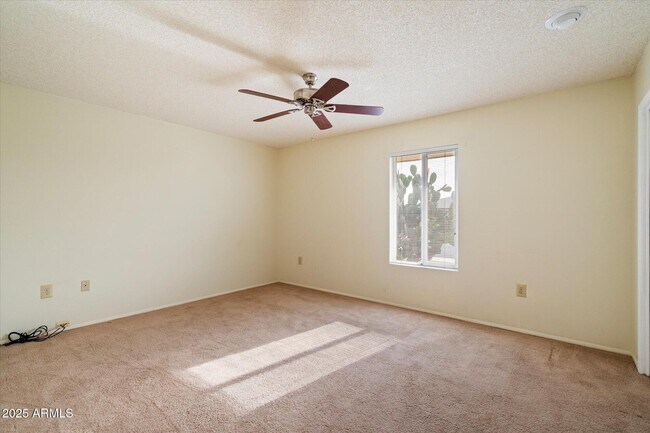 Building Photo - 10528 W Tumblewood Dr