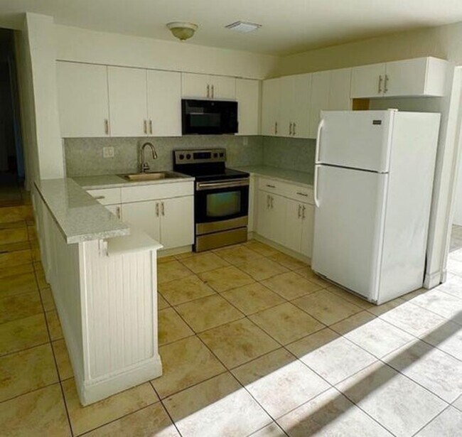 Building Photo - 1451 SW 46th Ave