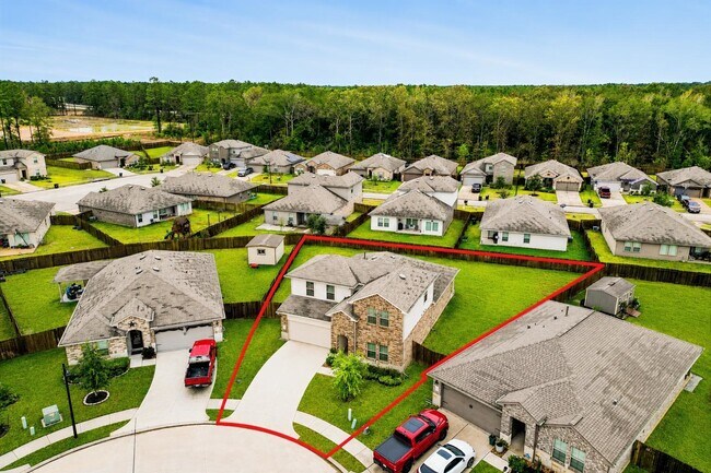 Building Photo - 15556 Mallow Ct