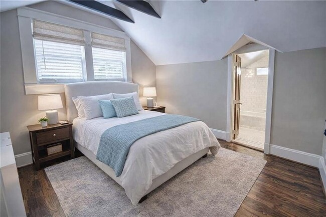 Building Photo - 389 6th St NE