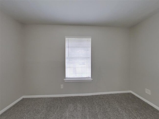 Building Photo - 20202 Laverton Dr