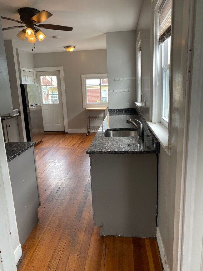 Building Photo - 20-22 Greenleaf Avenue