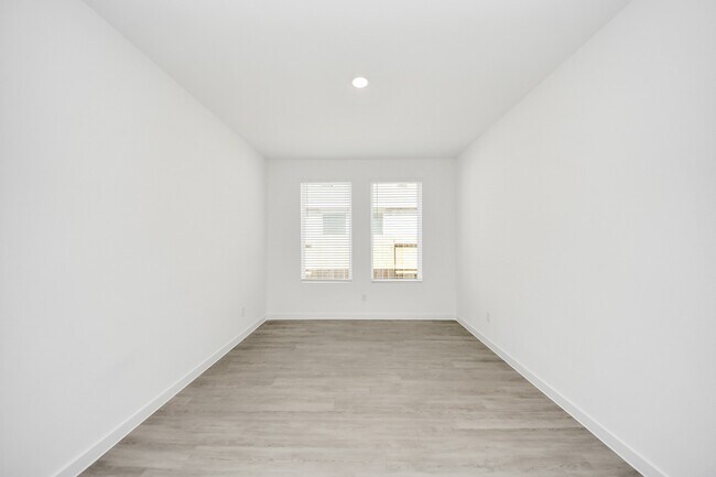 Building Photo - 3029 Avenida Sonoma Dr