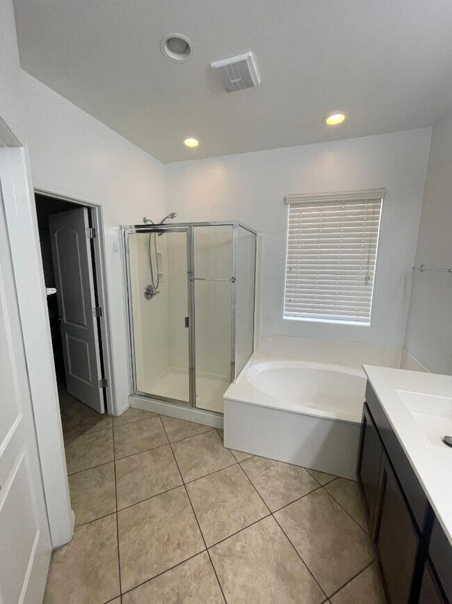 Building Photo - 4425 E Muriel Dr