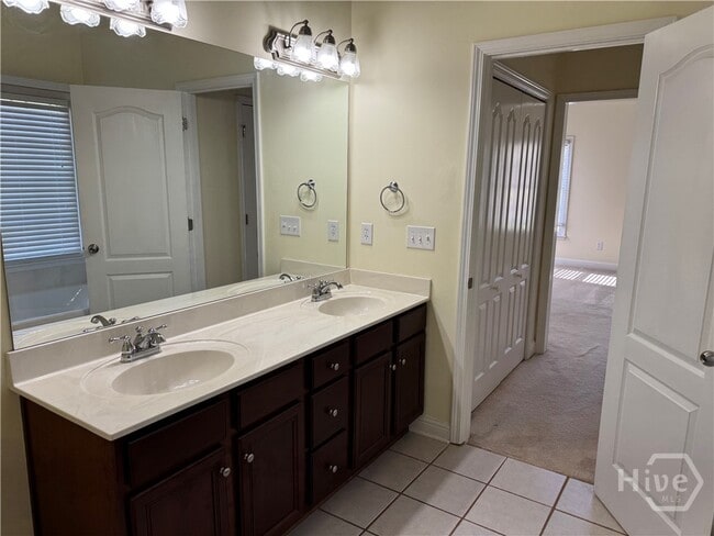 Building Photo - 1040 Willowynd Point