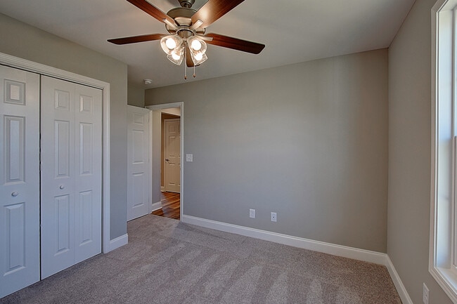 Building Photo - 330 Pauline Ingle Dr