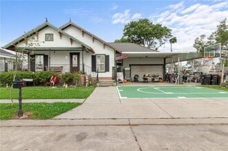 Building Photo - 1528 Schnell Dr