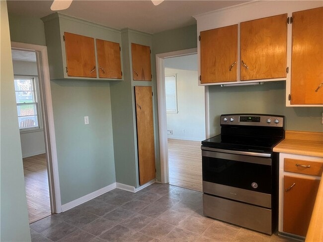 Building Photo - 59 Pinnacle Rd