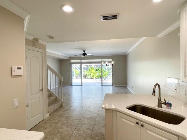 Building Photo - 470 Capistrano Dr