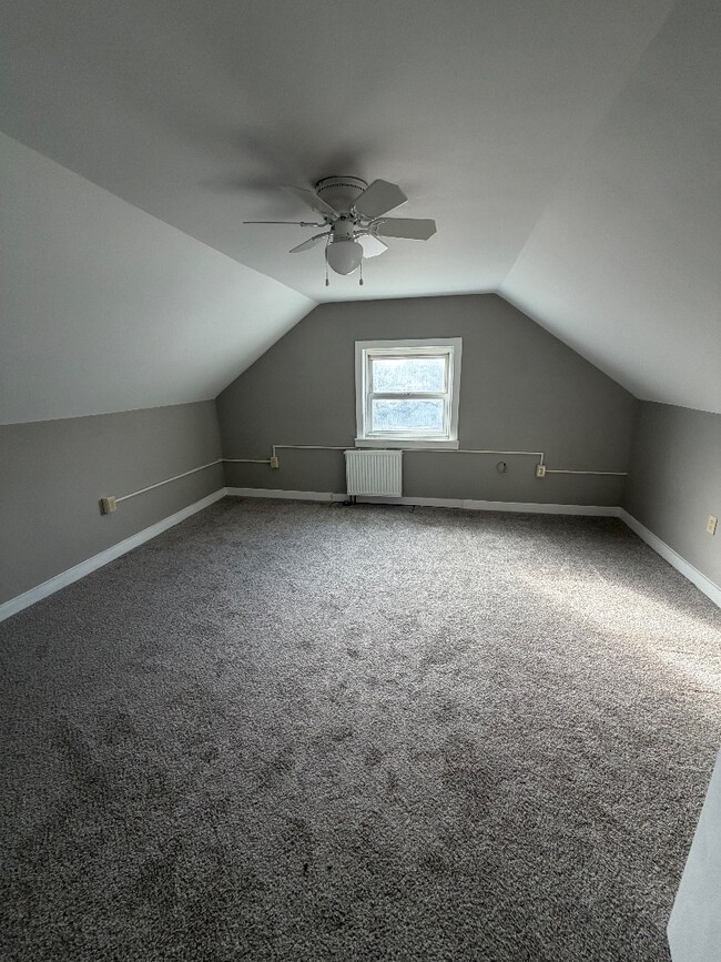 Building Photo - 5 E Green St