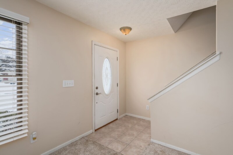 Building Photo - 8651 Olenbrook Dr