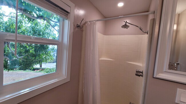 Building Photo - 4115 Sierra Dr