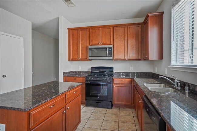 Building Photo - 16414 Peyton Stone Cir