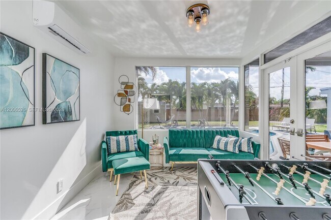 Building Photo - 4212 Van Buren St