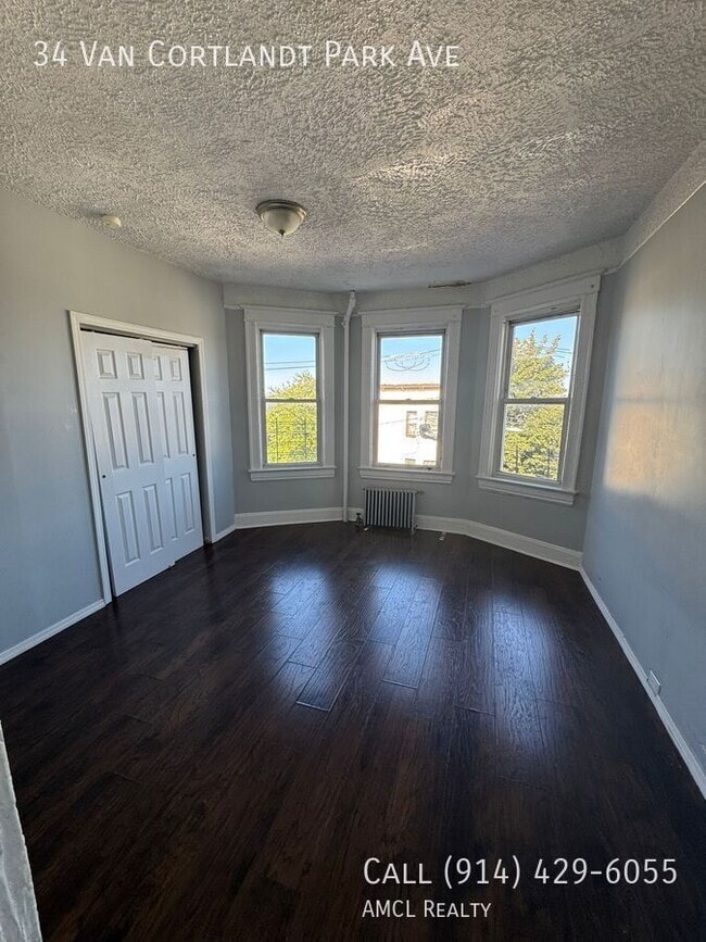 Building Photo - 34 Van Cortlandt Park Ave