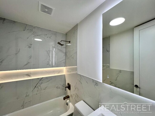 Building Photo - Brand new 3 Bed 2 Bath in Bushwick with W/...