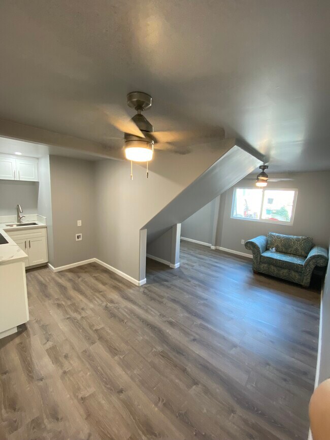 Building Photo - 2146 S West View St