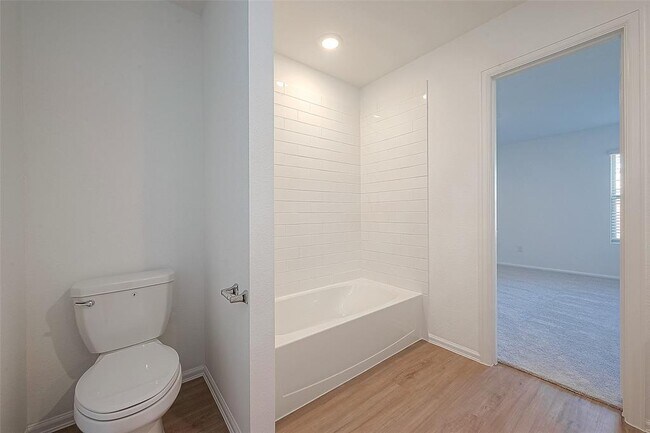 Building Photo - 5107 Sunvalley Bend Dr