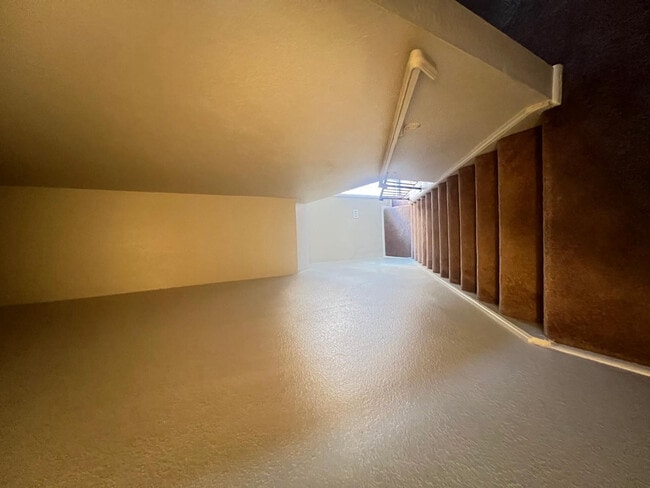 Building Photo - 6008 W Townley Ave