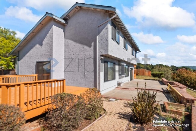 Building Photo - 3700 Hidden Springs Ct